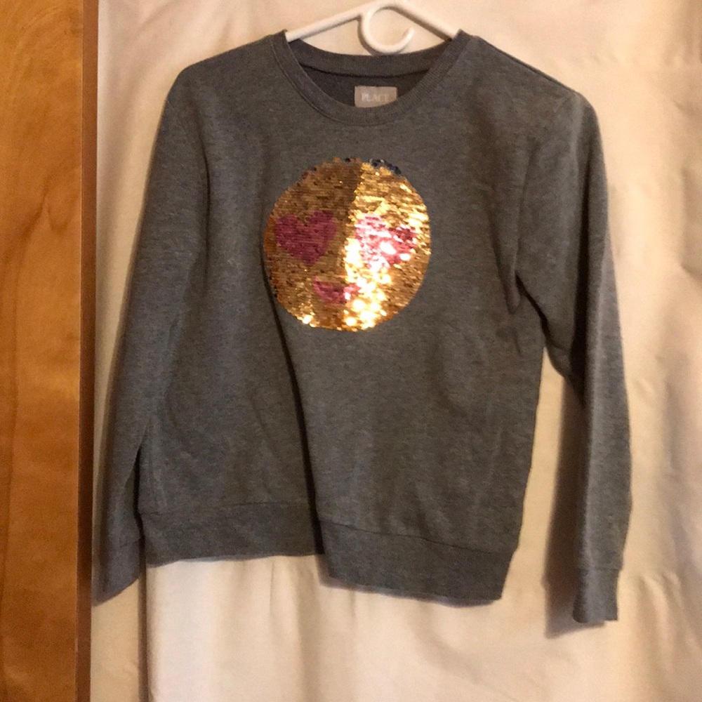 Sweatshirt with Emji on front